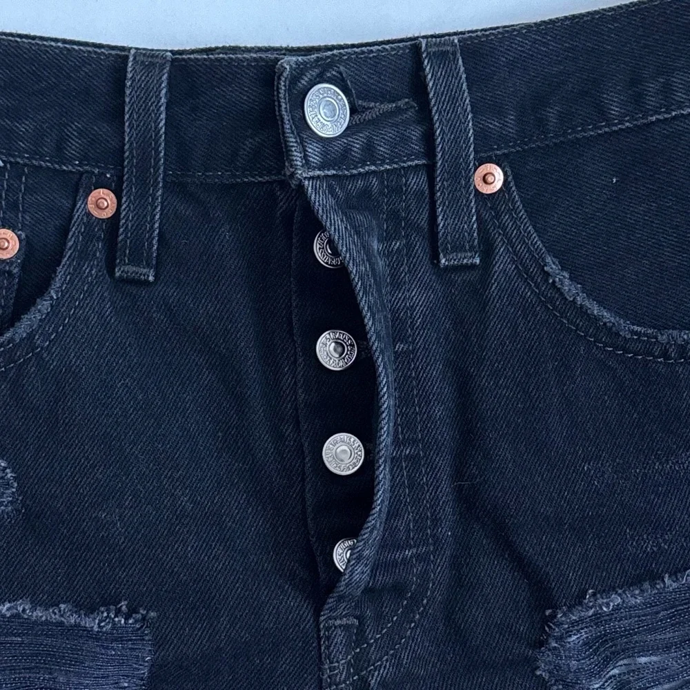 Levi’s 501 Black Distressed Denim Jean Shorts Size 26